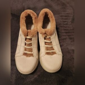 Bzees Women's Booties Cream / Off White